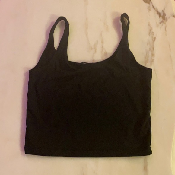 Black crop tank top - Picture 1 of 2